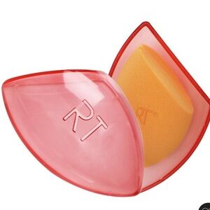 Real Techniques Miracle Complexion Sponge with Pink Case, NWT.